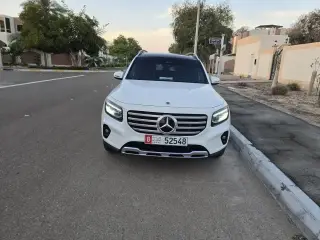 2025 Mercedes-Benz GLB في Abu Dhabi سيارة مستعملة