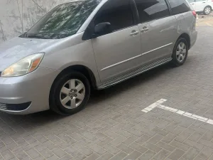 2005 تويوتا سيينا Limited
