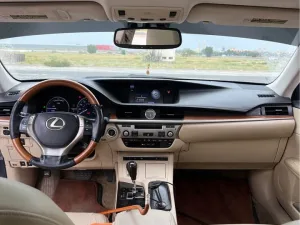 2013 لكزس ES - اي اس ES300h