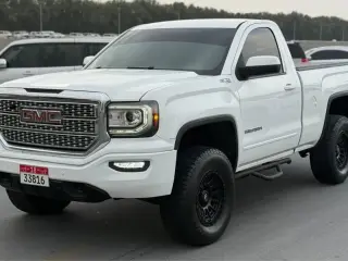 2014 GMC Sierra in Abu Dhabi used car