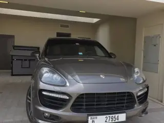2014 Porsche Cayenne in Dubai used car