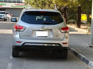 2013 نيسان باثفايندر SL