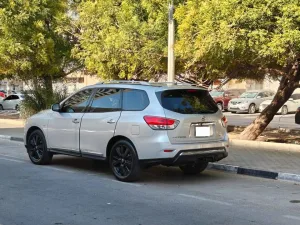 2013 نيسان باثفايندر SL