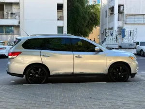 2013 نيسان باثفايندر SL