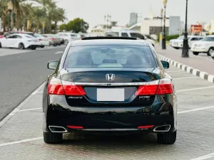 2015 هوندا أكورد EX