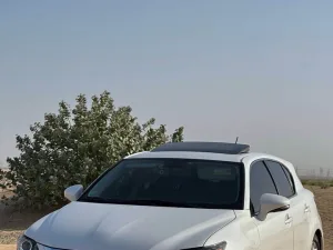 2012 لكزس سي تي ٢٠٠ اتش