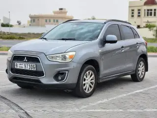 2013 Mitsubishi ASX في Dubai سيارة مستعملة