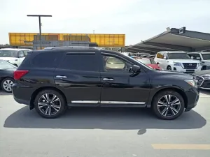 2017 Nissan Pathfinder SV