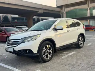 2014 Honda CR-V في Dubai سيارة مستعملة