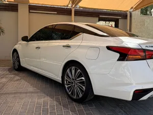 2024 نيسان آلتيما SV