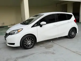 2019 Nissan Versa في Dubai سيارة مستعملة