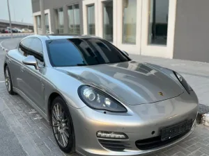 2013 بورش باناميرا 4S