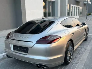 2013 بورش باناميرا 4S
