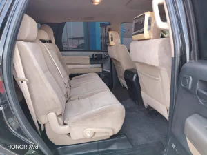 2013 تويوتا سيكويا Limited