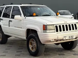 1998 Jeep Cherokee في Dubai سيارة مستعملة
