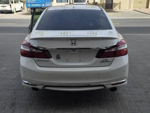 2016 هوندا أكورد Limited