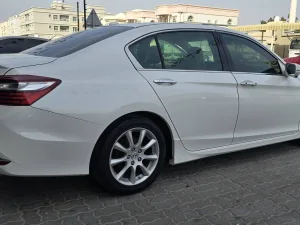2016 هوندا أكورد Limited