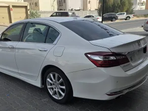 2016 هوندا أكورد Limited