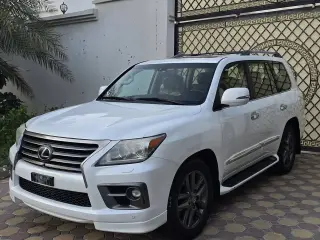 2014 Lexus LX 570 في Abu Dhabi سيارة مستعملة