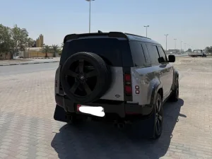 2020 لاند روفر ديفندر 110 First Edition