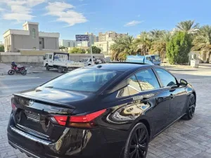 2022 Nissan Altima SR
