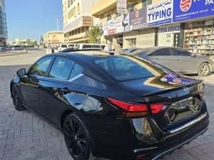 2022 Nissan Altima SR