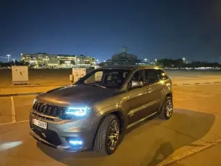 2012 Jeep Grand Cherokee في Dubai سيارة مستعملة