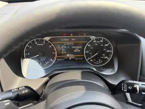2025 نيسان روج SV
