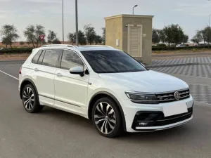2020 فولجس فاجن تيغوان SE R-Line Black