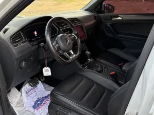 2020 فولجس فاجن تيغوان SE R-Line Black