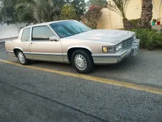 1991 Cadillac Deville in Dubai used car