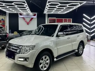 2017 Mitsubishi Pajero in Dubai used car