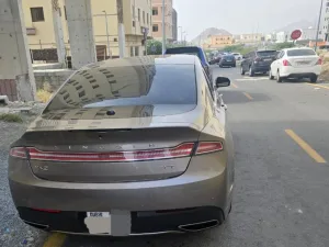 2019 لينكولن ام كي زد Premiere