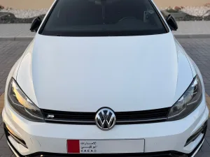 2018 Volkswagen Golf R-Line