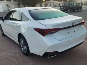 2022 تويوتا افالون Exclusive