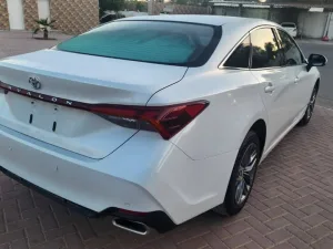 2022 تويوتا افالون Exclusive