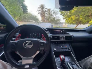 2019 لكزس اي اس IS 300