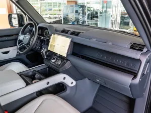 2026 لاند روفر ديفندر 110 X-Dynamic HSE