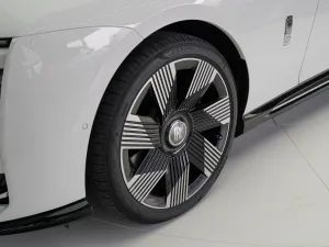 2024 رولز رويس سبيكتر standard