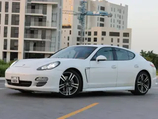 2012 Porsche Panamera في Dubai سيارة مستعملة