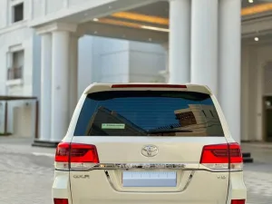 2019 Toyota Land Cruiser GXR