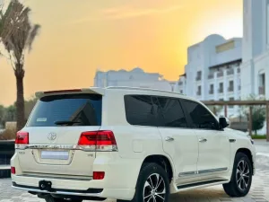 2019 Toyota Land Cruiser GXR
