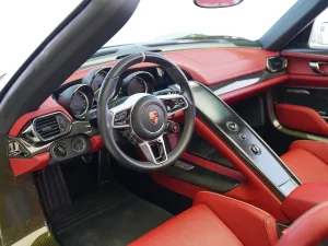 2015 بورش 918 سبايدر