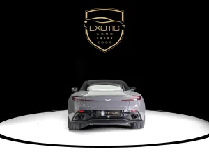 2017 استون مارتن دي بي ١١ Shadow Edition Volante