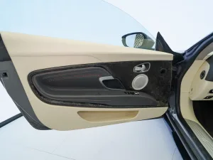 2017 استون مارتن دي بي ١١ Shadow Edition Volante