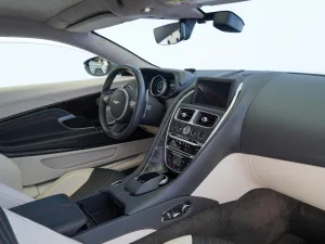 2017 استون مارتن دي بي ١١ Shadow Edition Volante
