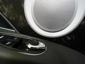 2017 استون مارتن دي بي ١١ Shadow Edition Volante