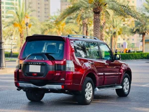 2017 ميتسوبيشي باجيرو GLS