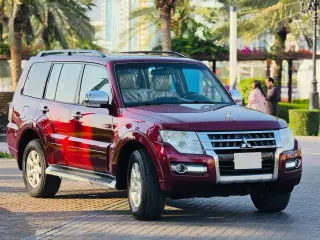 2017 Mitsubishi Pajero in Dubai used car