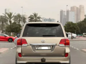 2014 تويوتا لاند كروزر GXR
